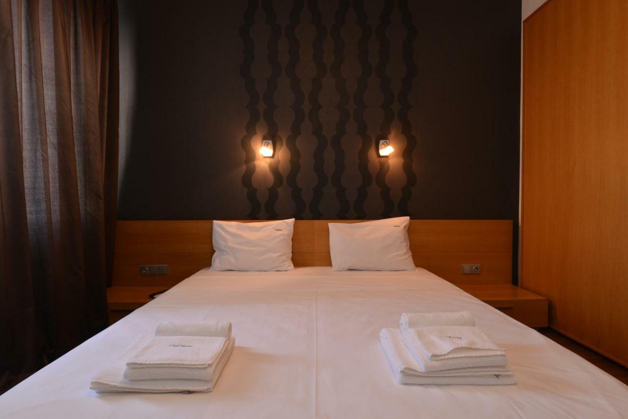 Super Premium Two Bedroom Suite On Vitosha Boulevard Sofia Bagian luar foto
